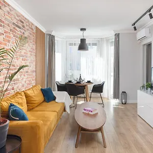 https://stylish-apartment-with-stunning-city-view.warsawhotelspoland.com